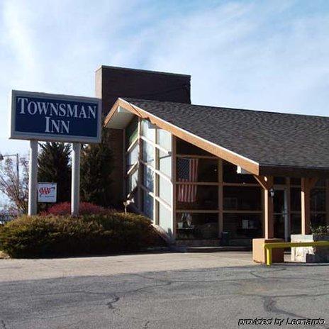 Townsman Inn Larned Exterior photo